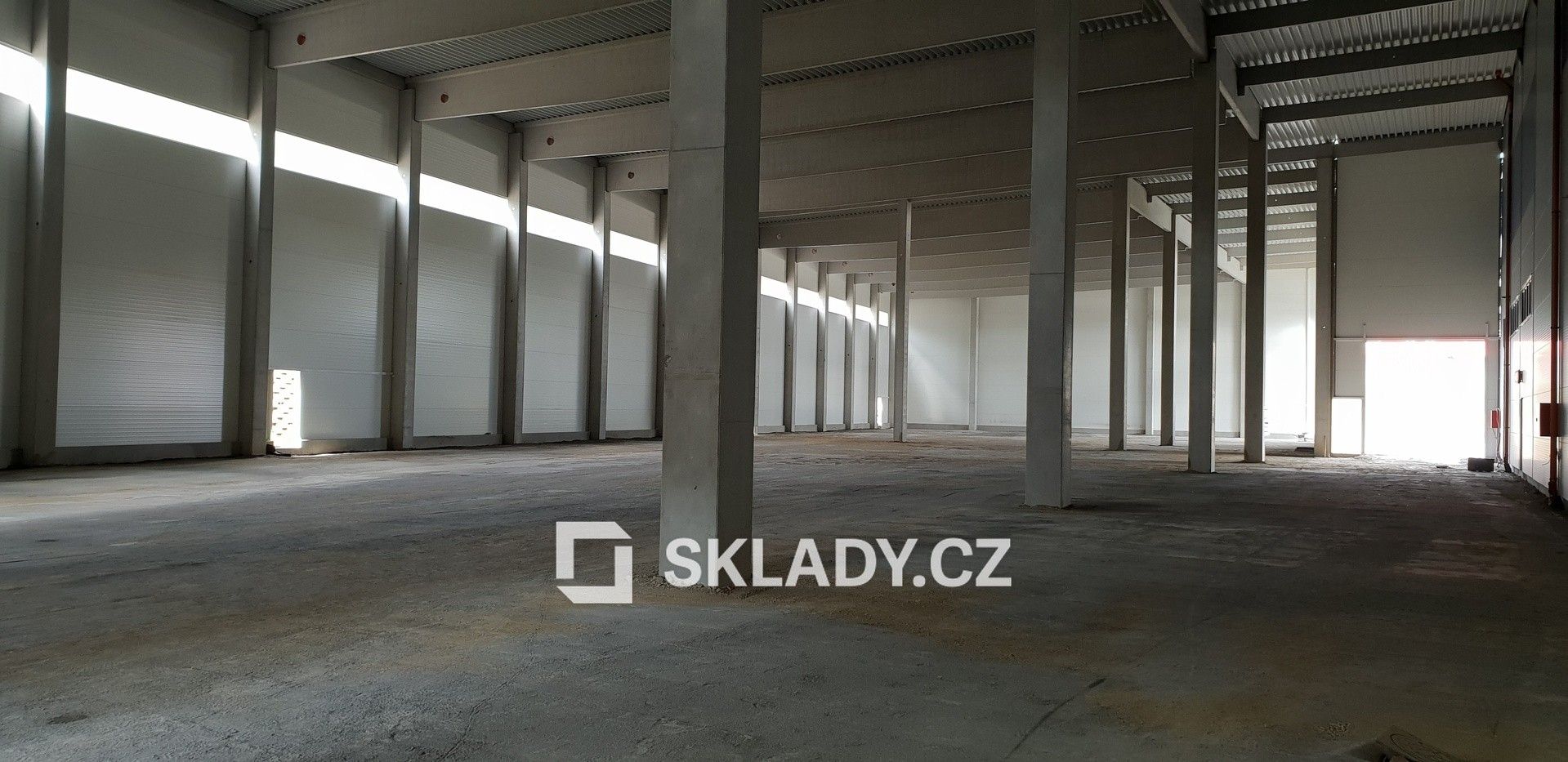 Pronájem komerčního prostoru 800 m² - foto 6