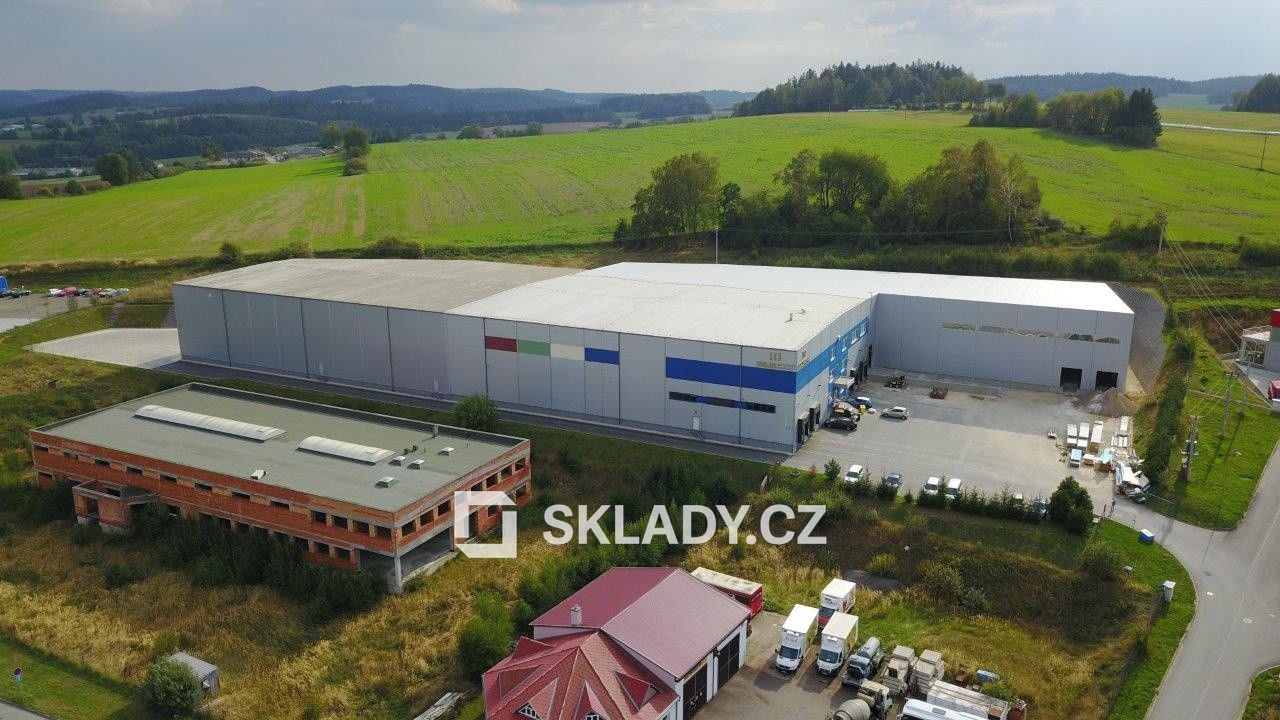 Pronájem komerčního prostoru 800 m² - foto 9