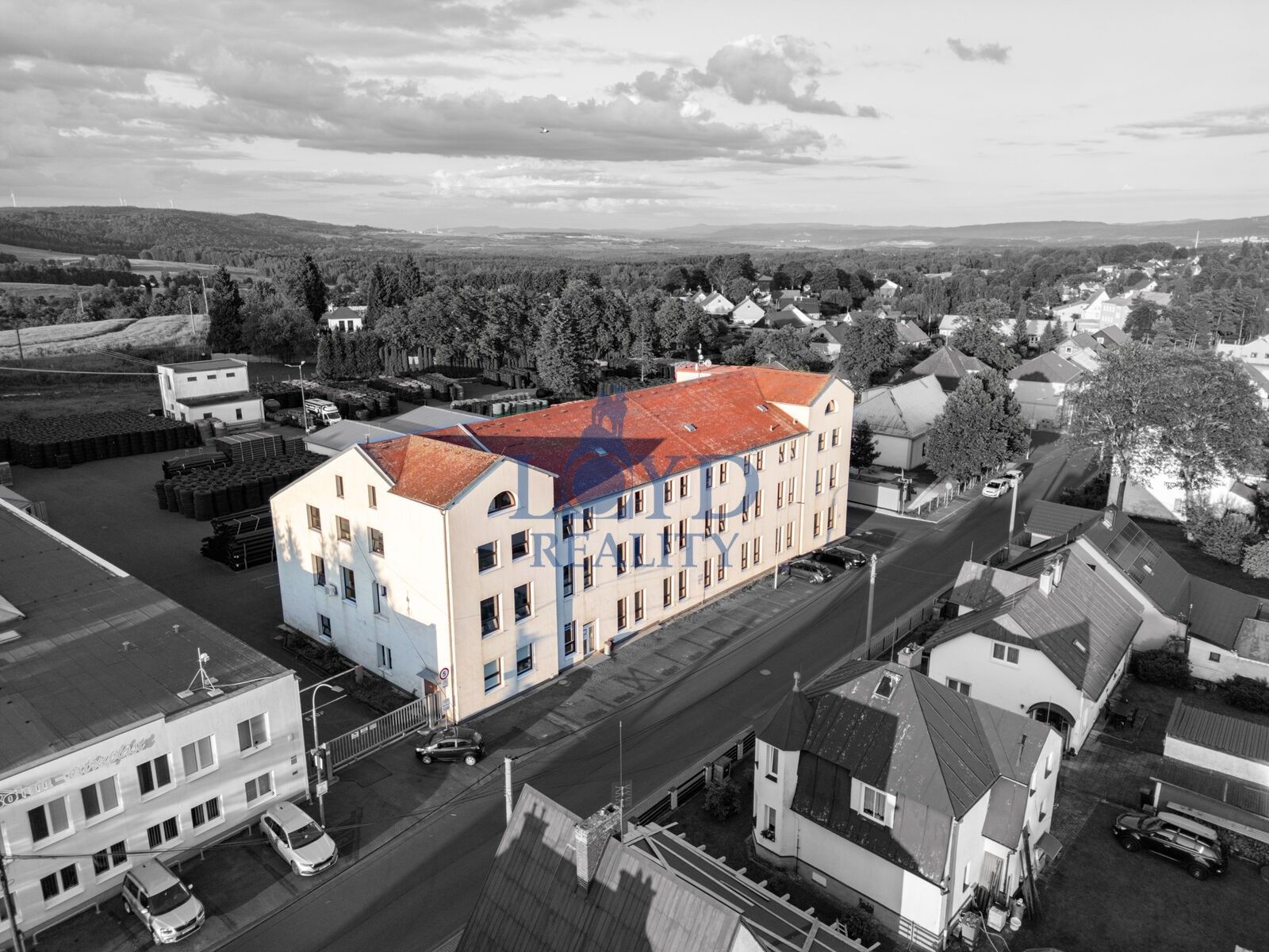 Prodej komerčního prostoru 2796 m² - foto 3