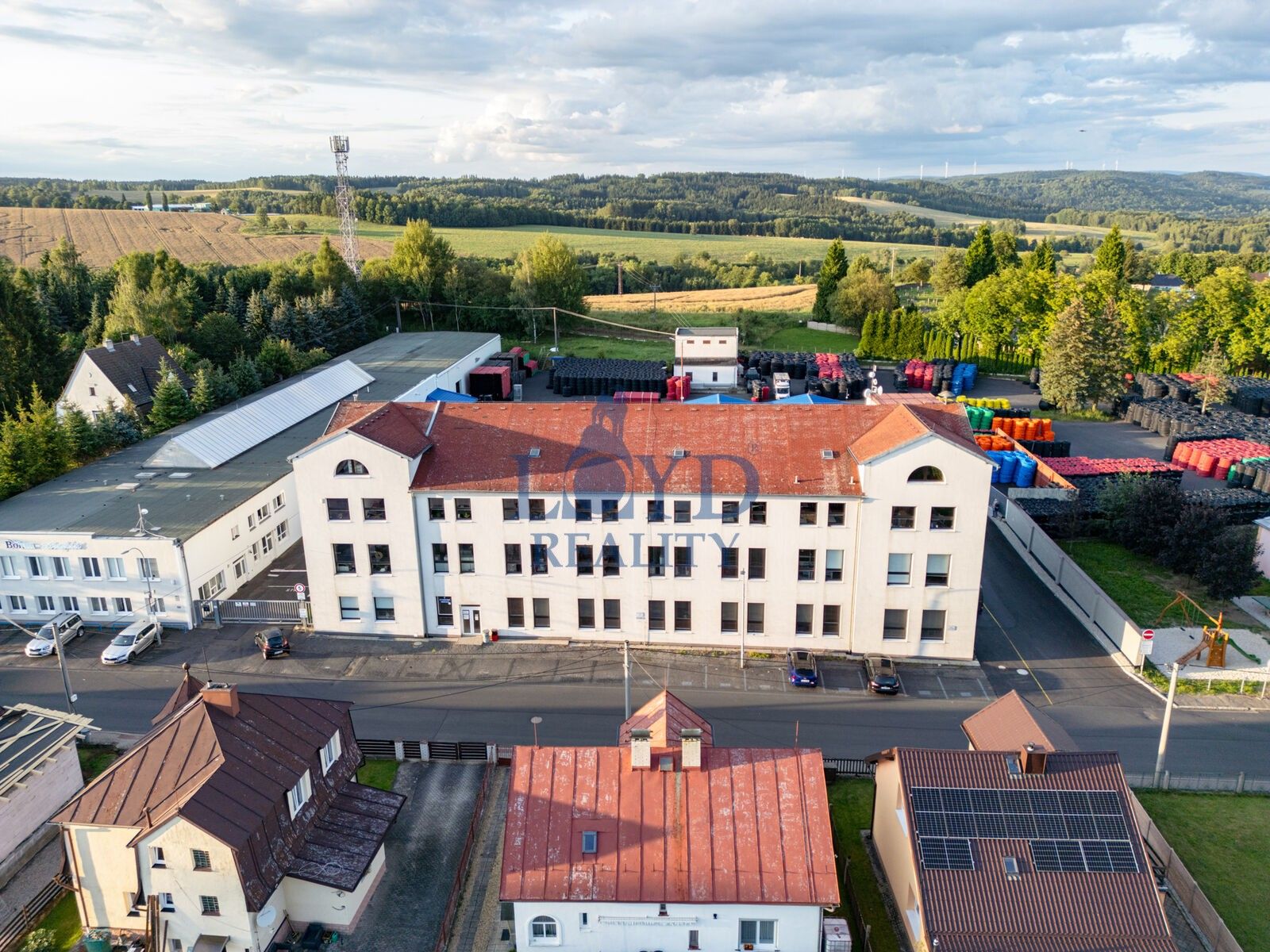 Prodej komerčního prostoru 2796 m² - foto 2