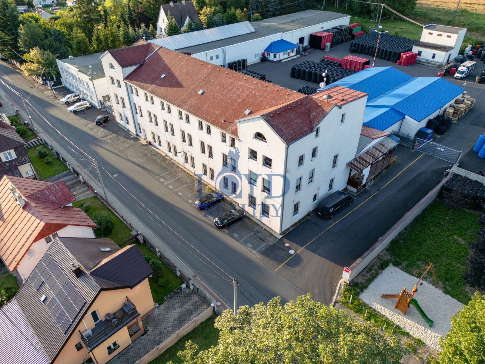 Prodej komerčního prostoru 2796 m² - foto 1