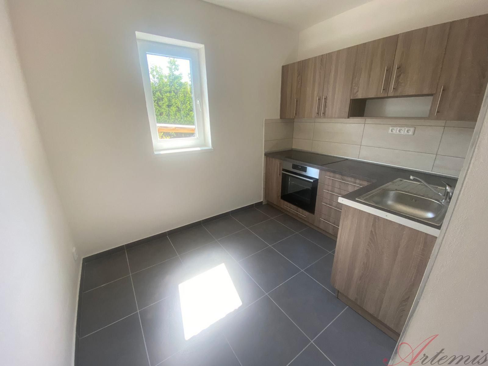 Pronájem bytu 2+1 50 m² - foto 2