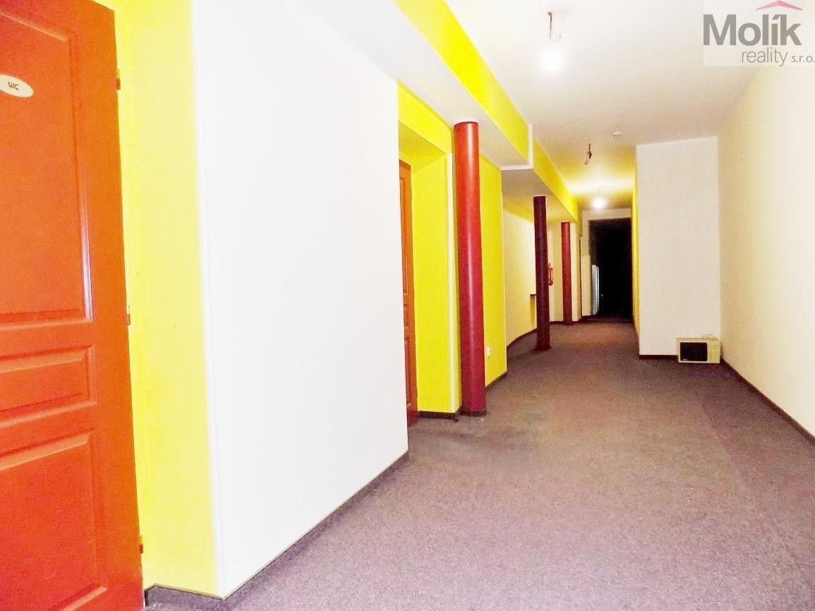 Prodej komerčního prostoru 1054 m² - foto 5