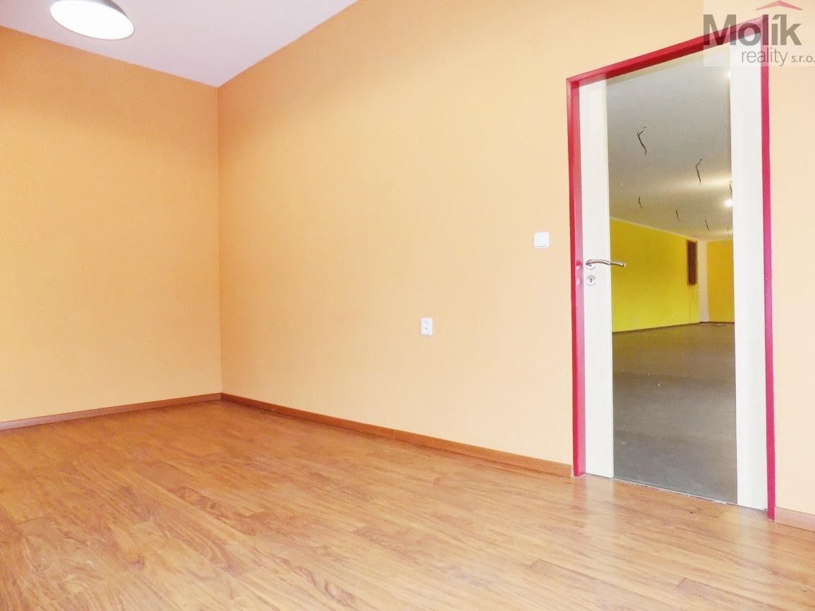 Prodej komerčního prostoru 1054 m² - foto 10