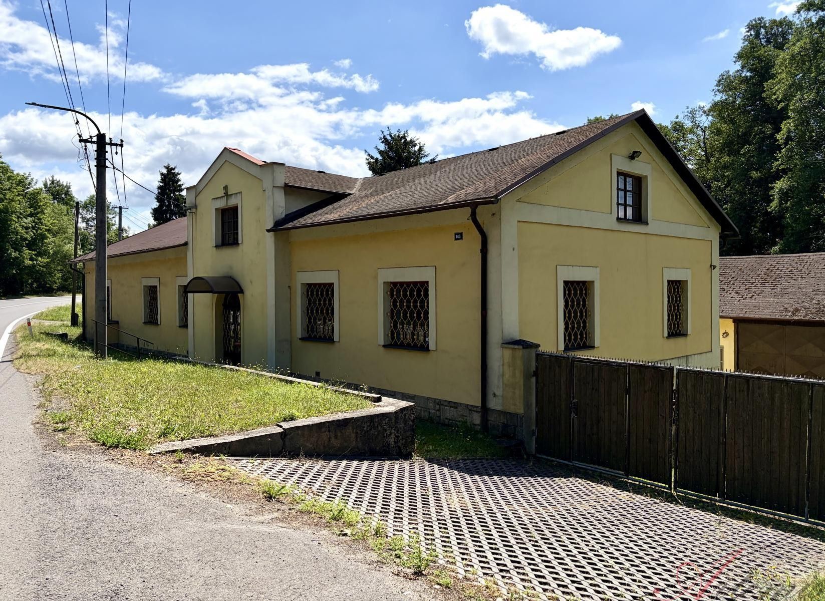 Prodej komerčního prostoru 400 m² - foto 2