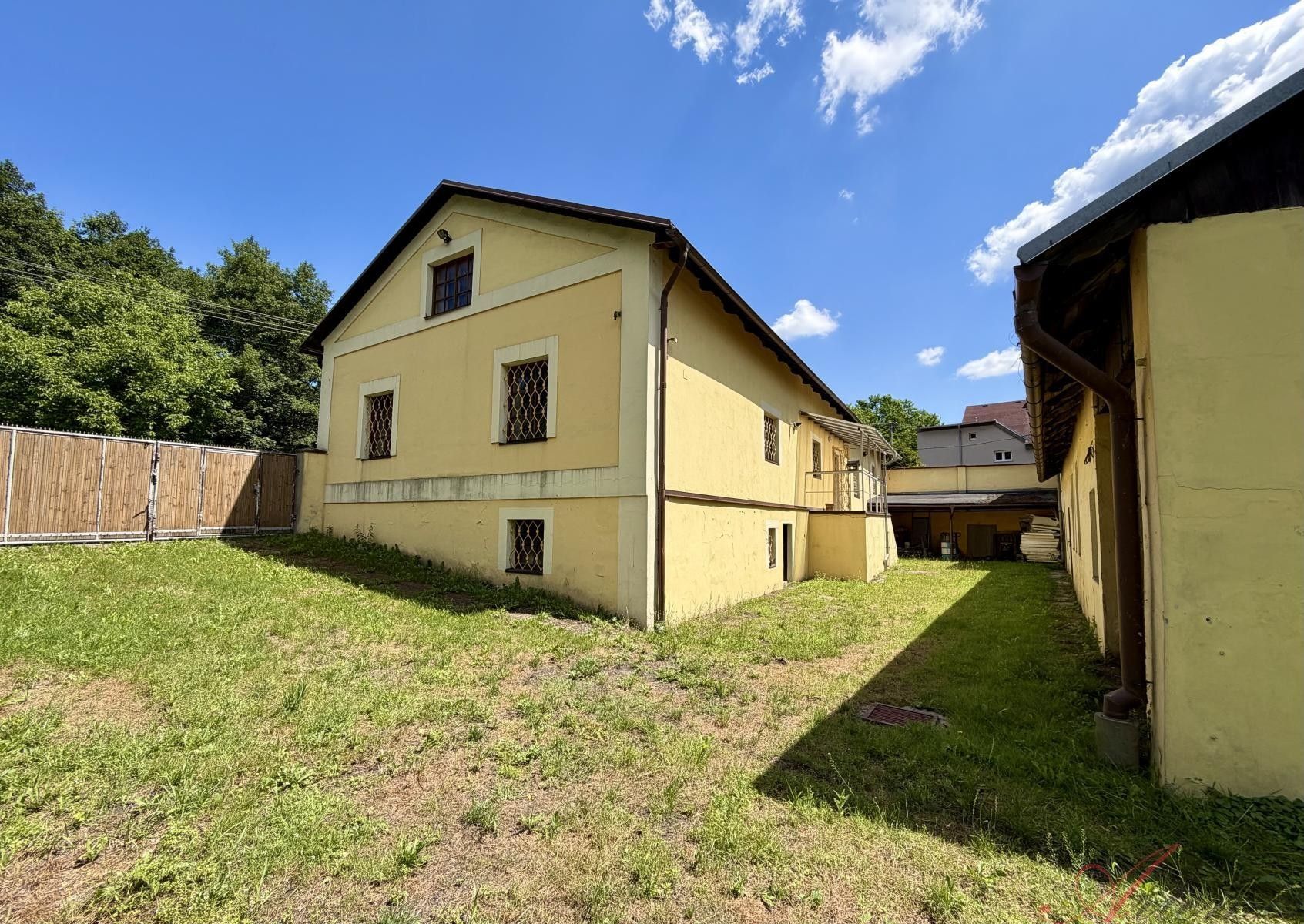 Prodej komerčního prostoru 400 m² - foto 3