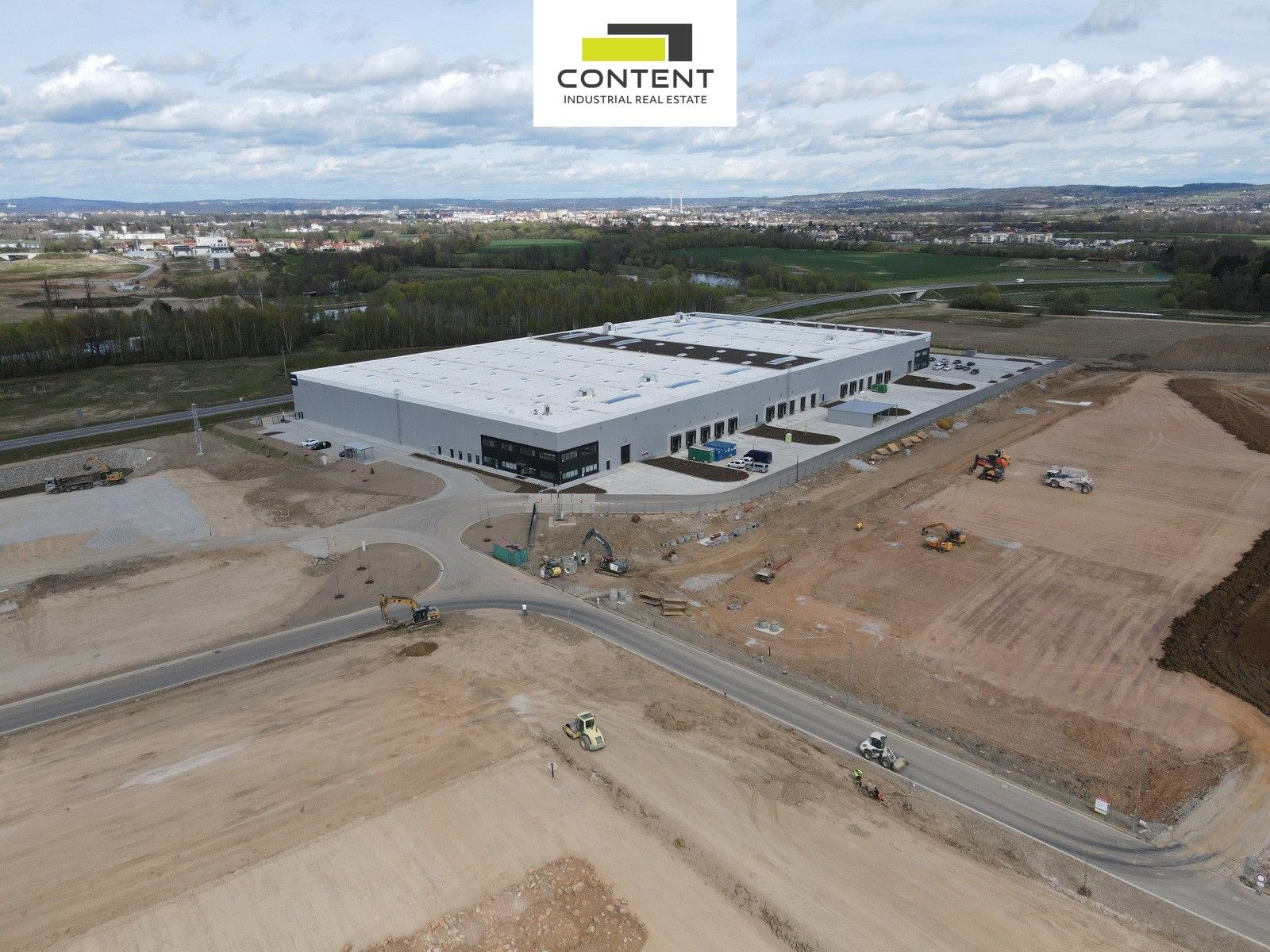 Pronájem komerčního prostoru 8890 m² - foto 5
