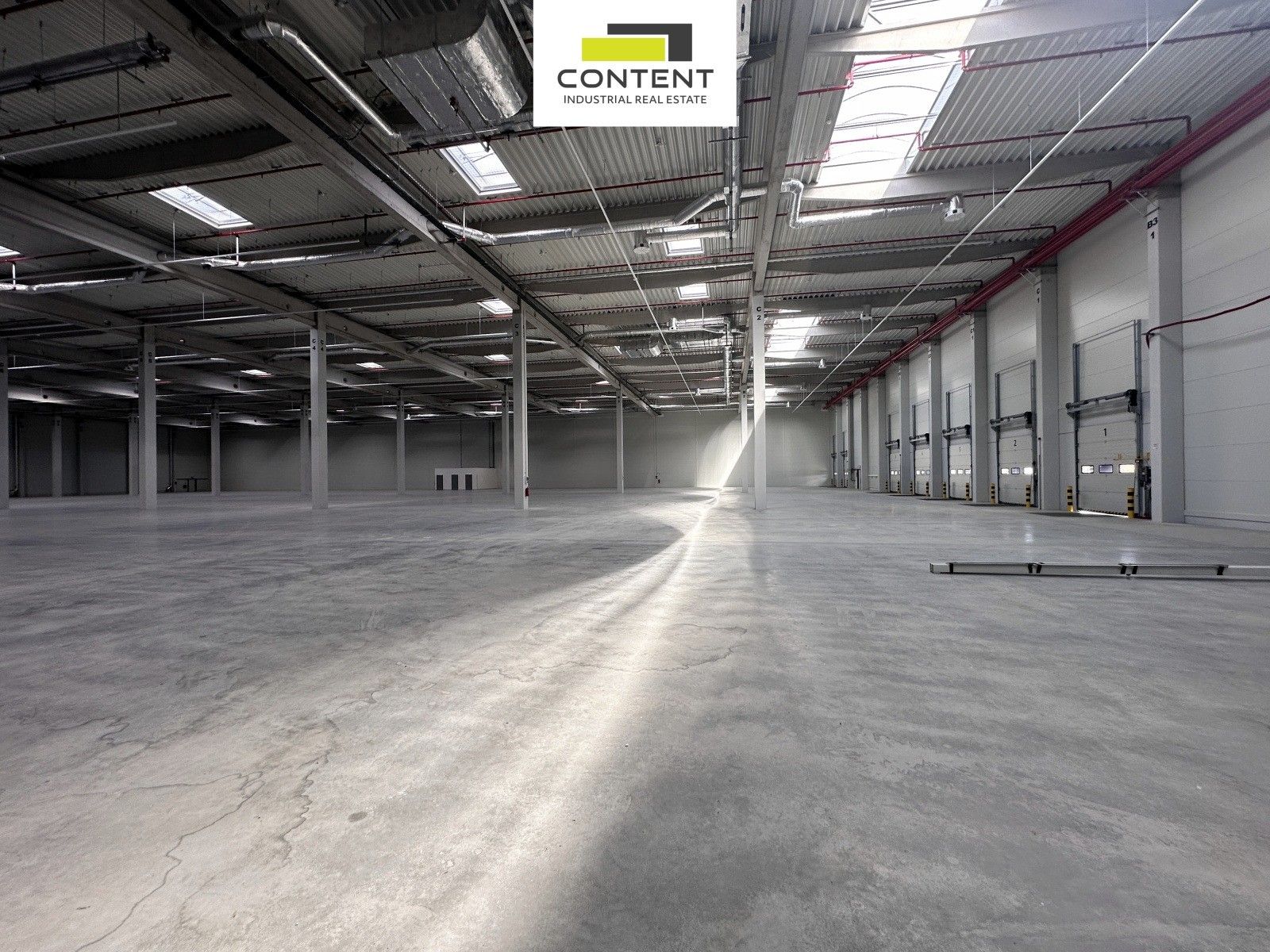 Pronájem komerčního prostoru 8890 m² - foto 6