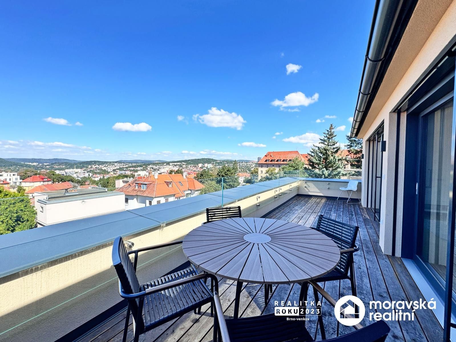 Pronájem bytu 4+kk 115 m² - foto 2