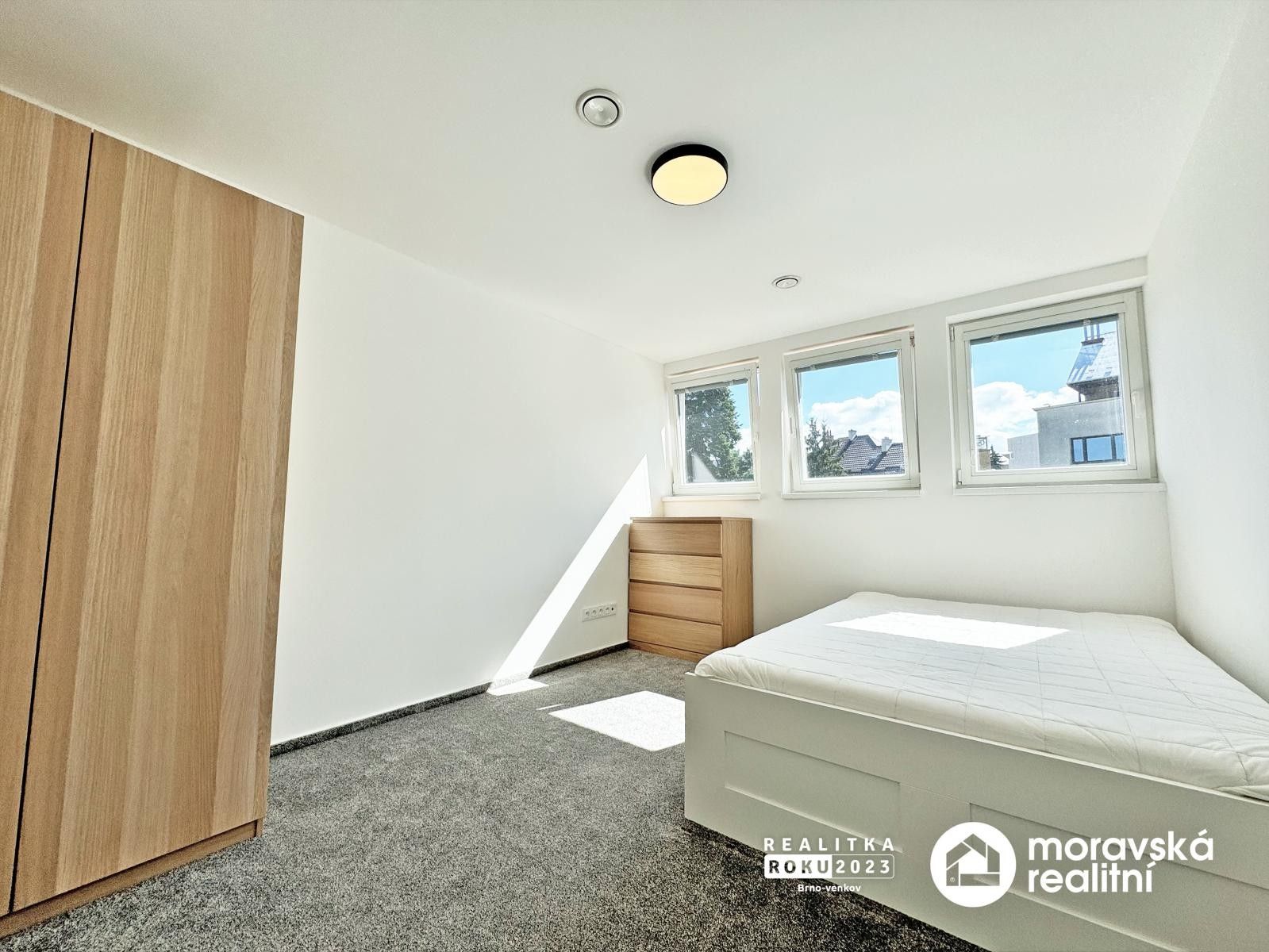 Pronájem bytu 4+kk 115 m² - foto 14