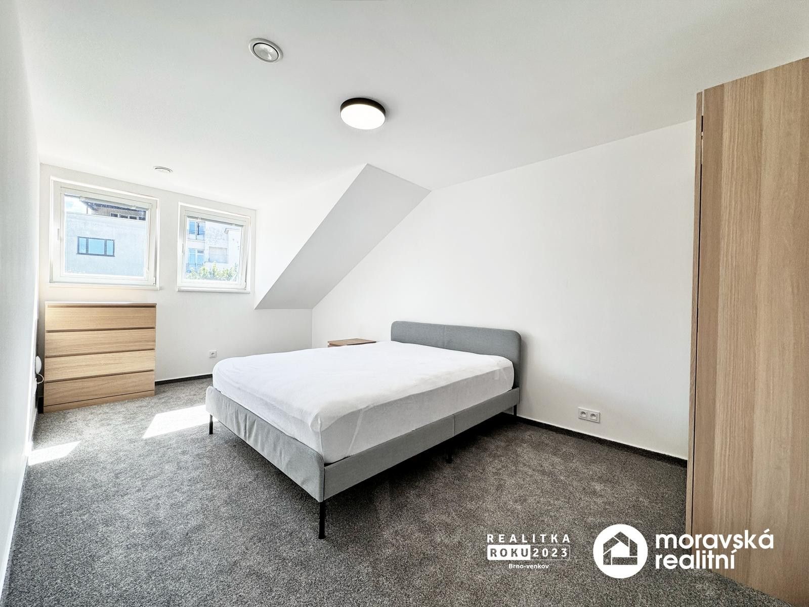 Pronájem bytu 4+kk 115 m² - foto 13