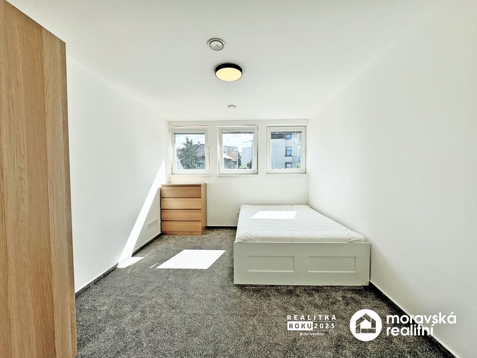 Pronájem bytu 4+kk 115 m² - foto 16