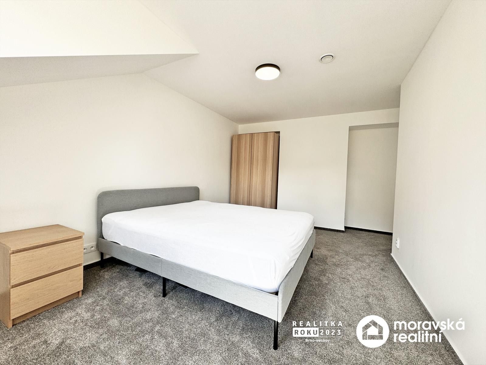 Pronájem bytu 4+kk 115 m² - foto 11