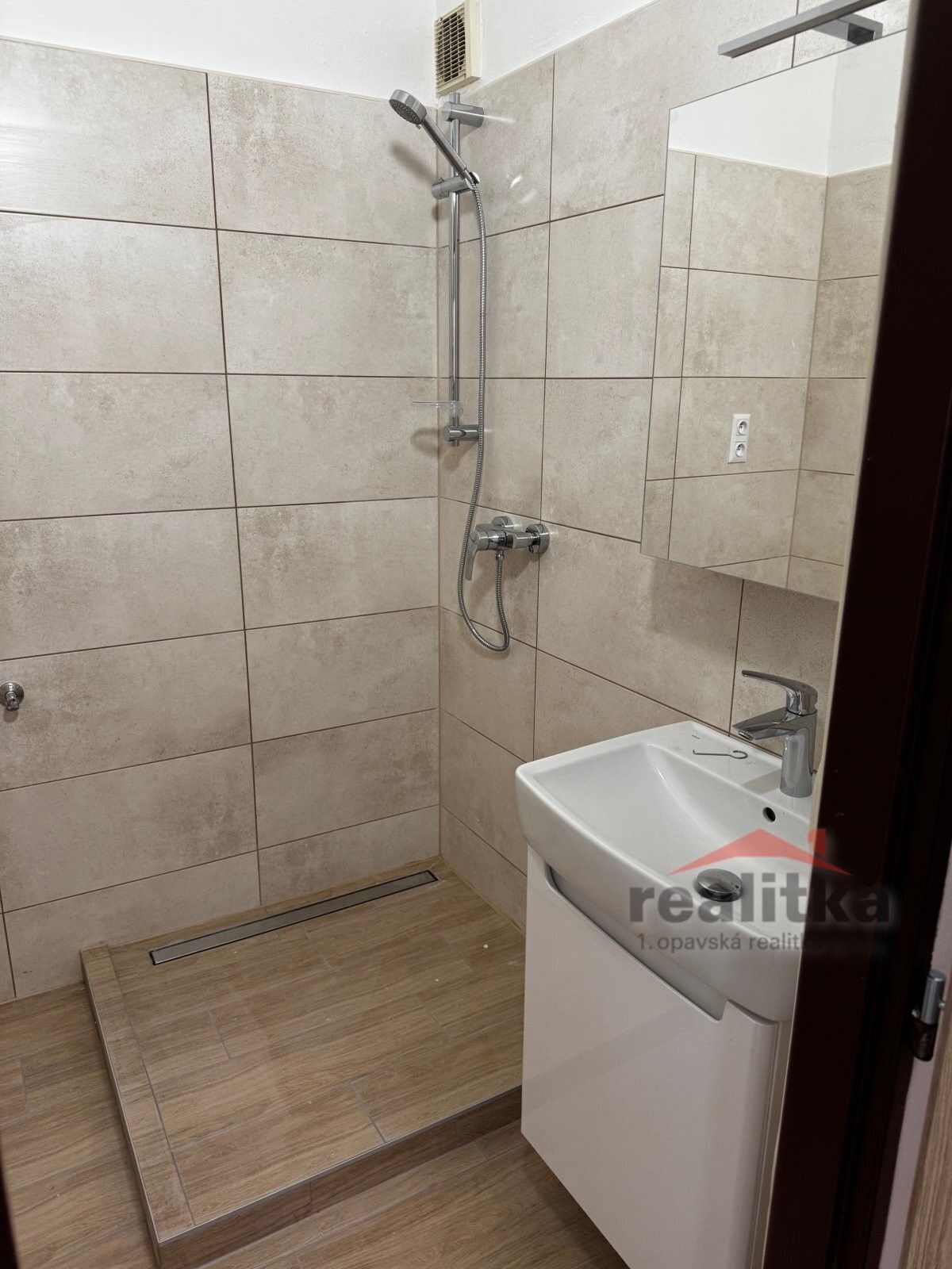 Pronájem bytu 3+1 90 m² - foto 13