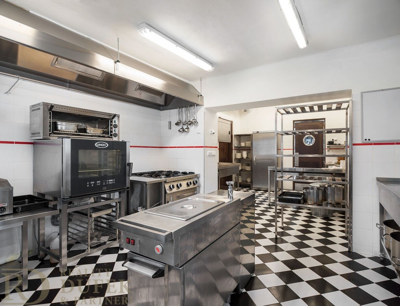 Prodej komerčního prostoru 631 m² - foto 24