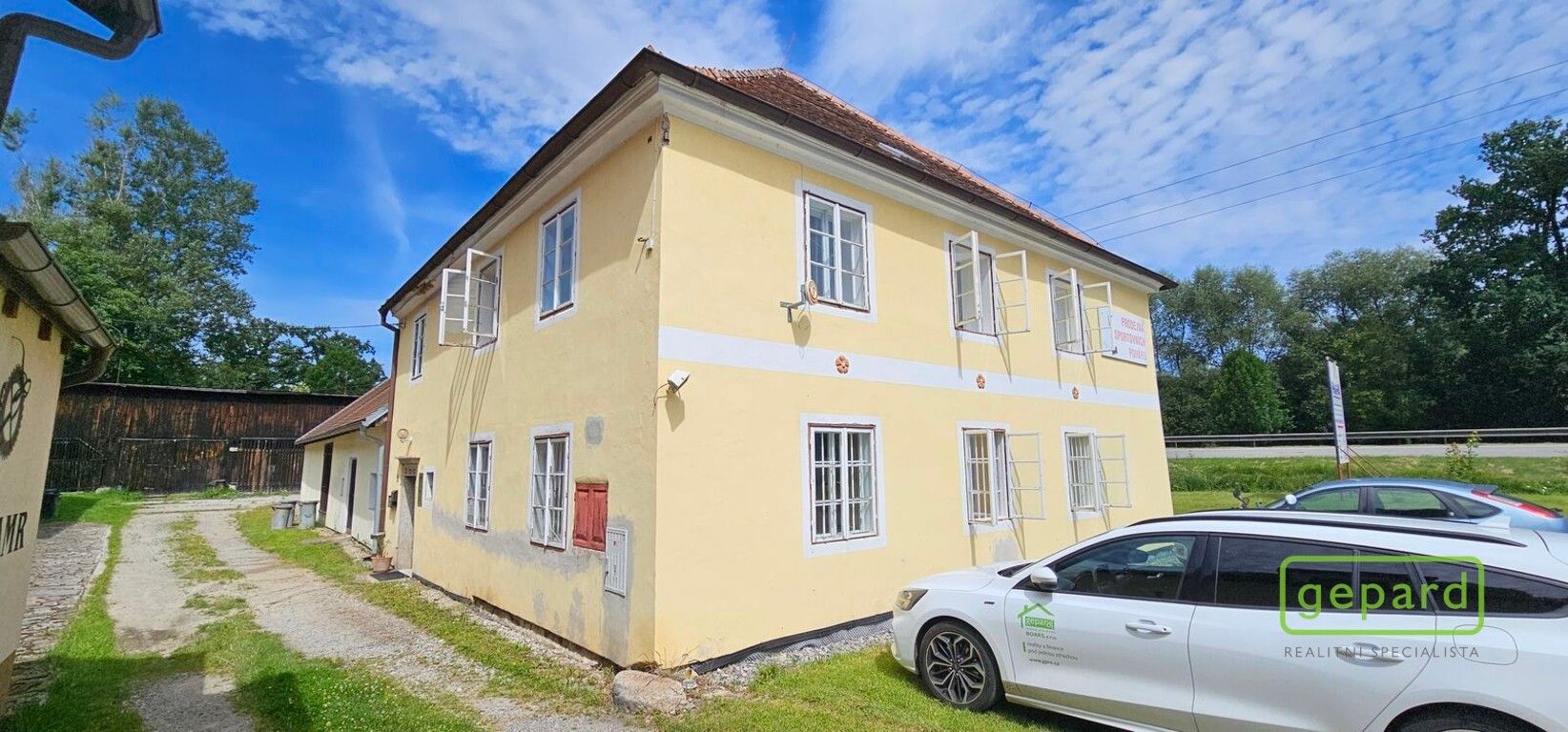 Prodej komerčního prostoru 460 m² - foto 1
