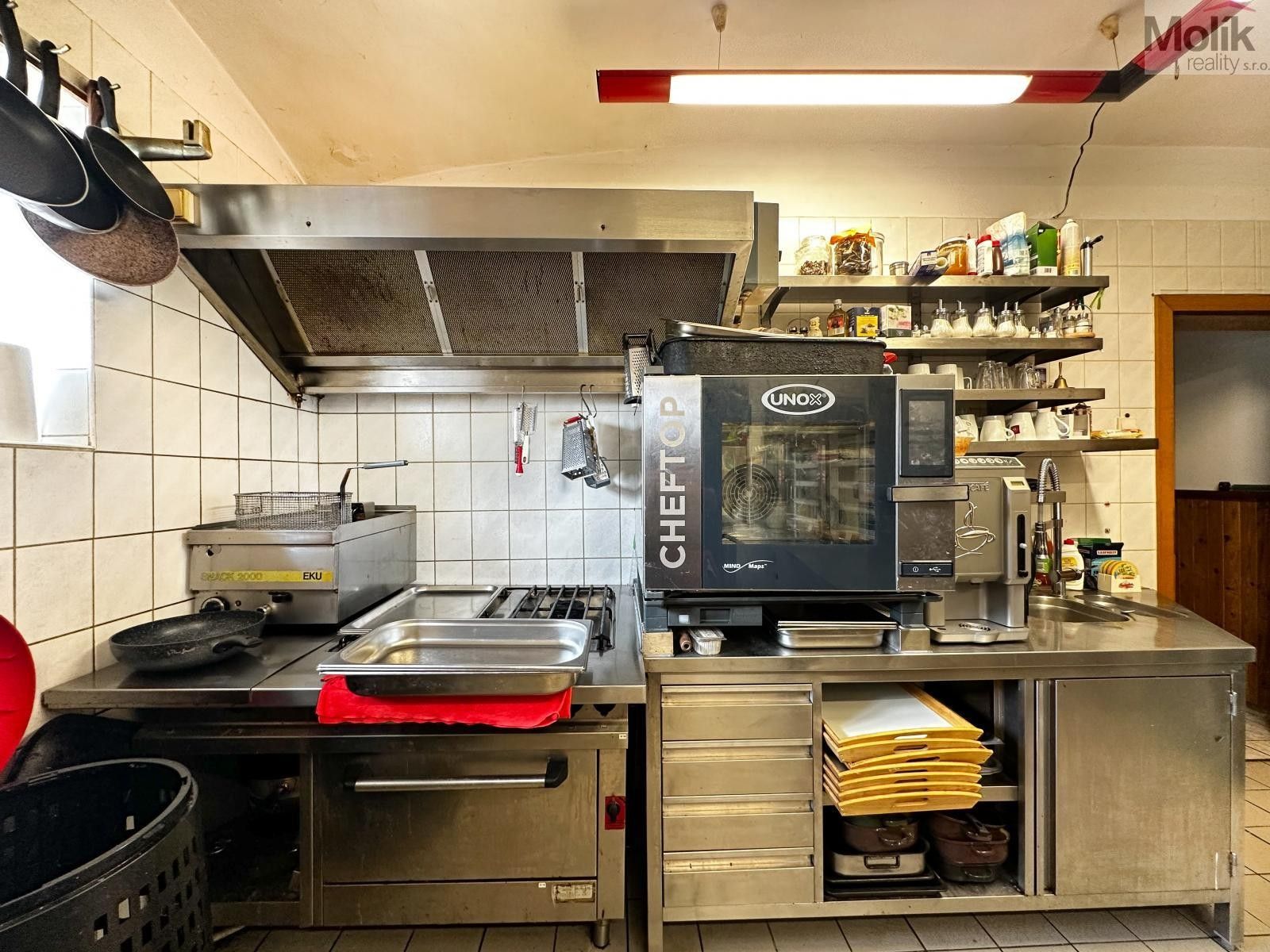 Pronájem komerčního prostoru 980 m² - foto 6