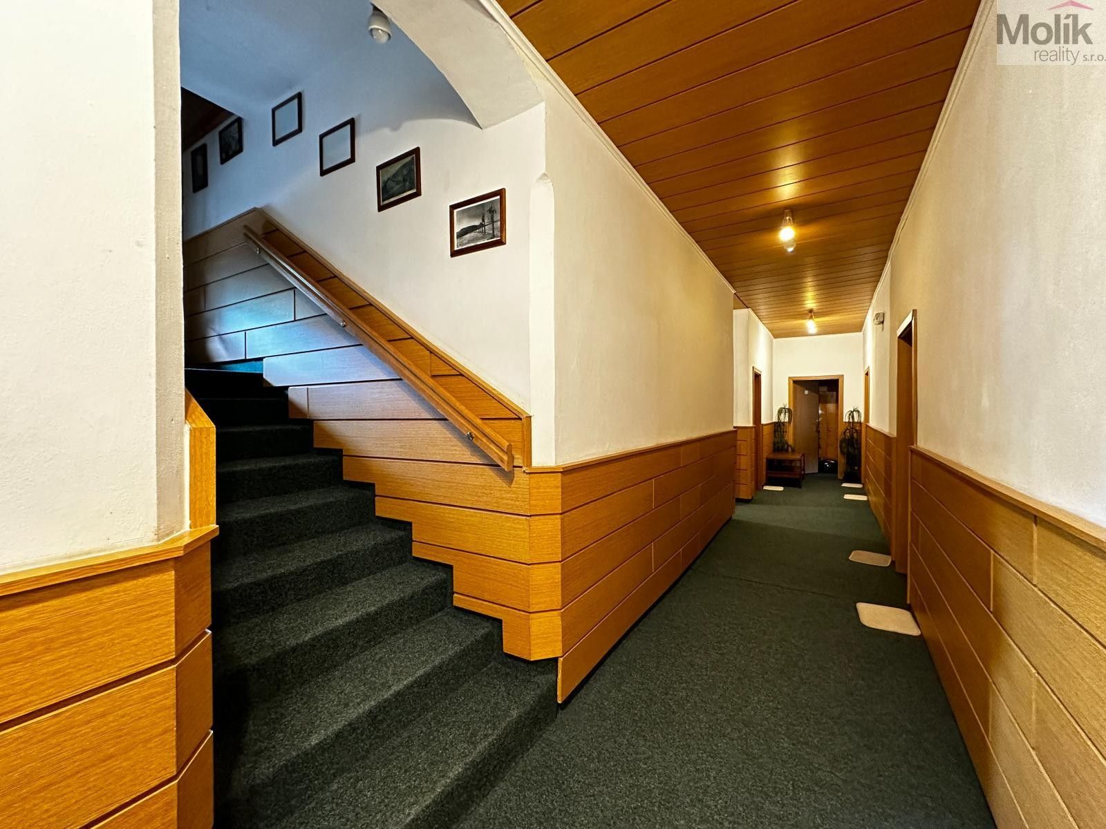 Pronájem komerčního prostoru 980 m² - foto 14