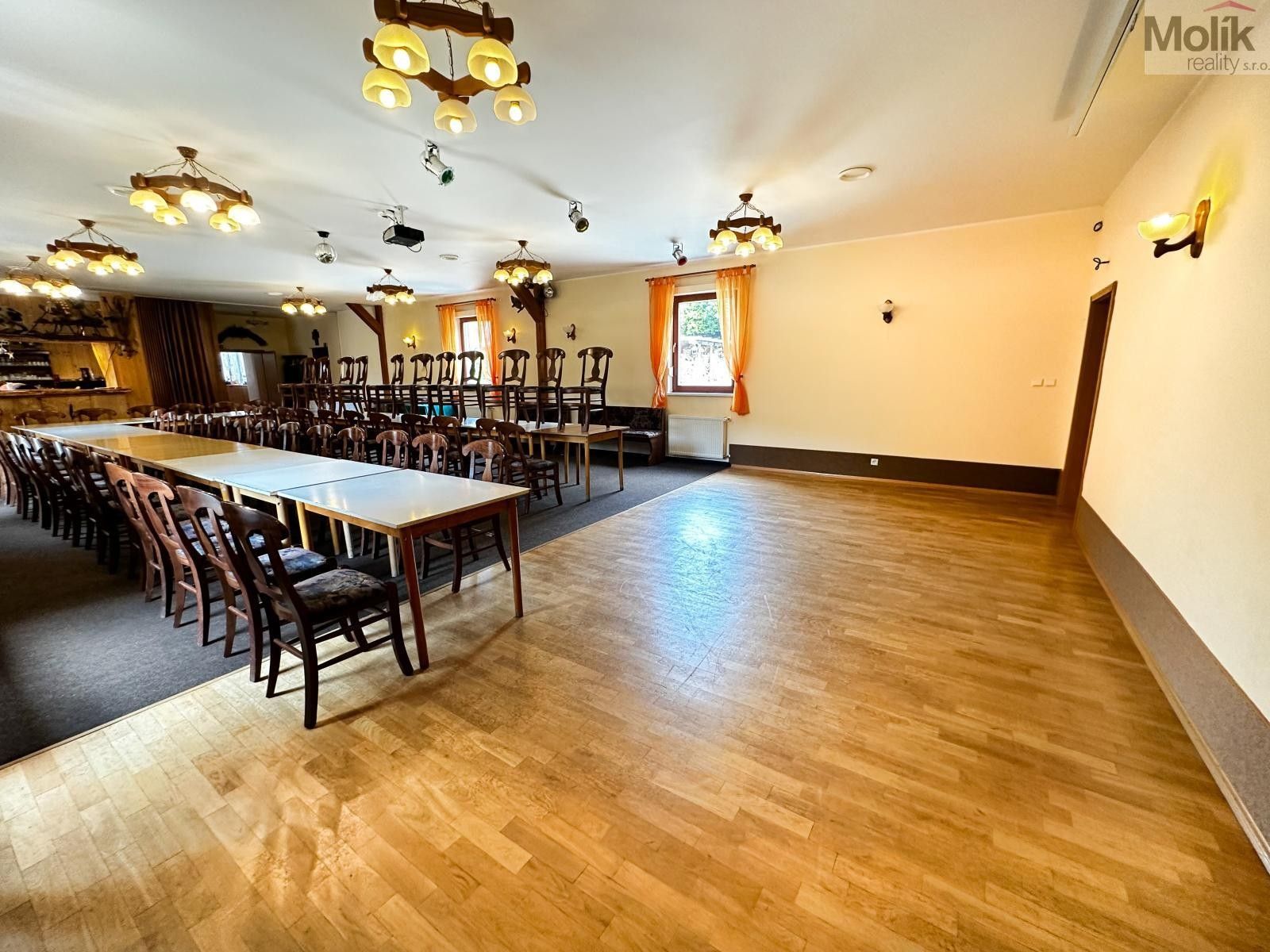 Pronájem komerčního prostoru 980 m² - foto 23