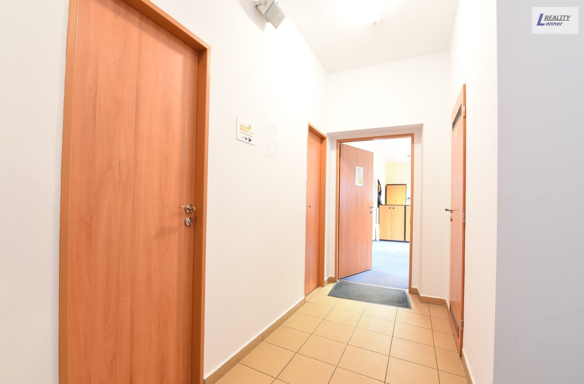 Pronájem komerčního prostoru 173 m² - foto 5