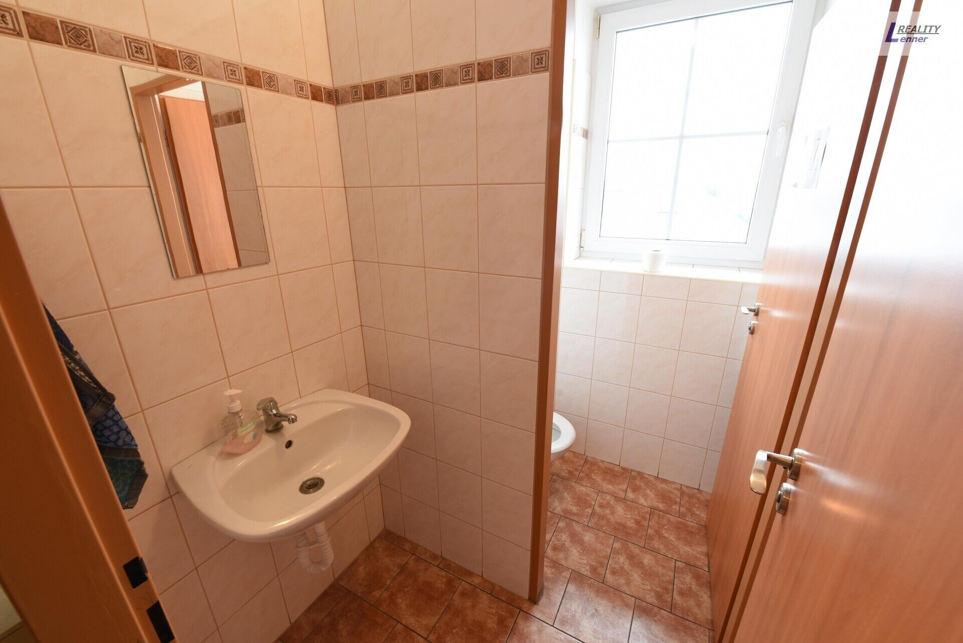 Pronájem komerčního prostoru 173 m² - foto 8