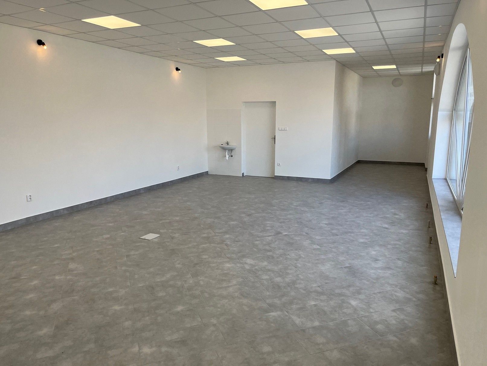 Pronájem komerčního prostoru 79 m² - foto 3