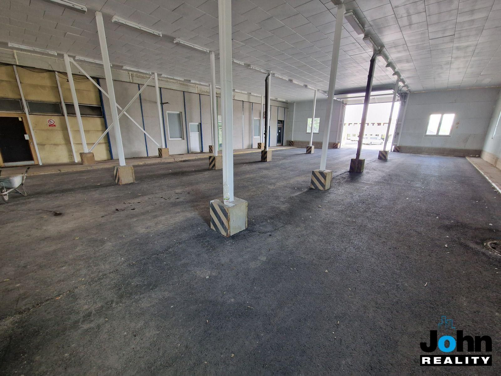 Pronájem komerčního prostoru 300 m² - foto 2