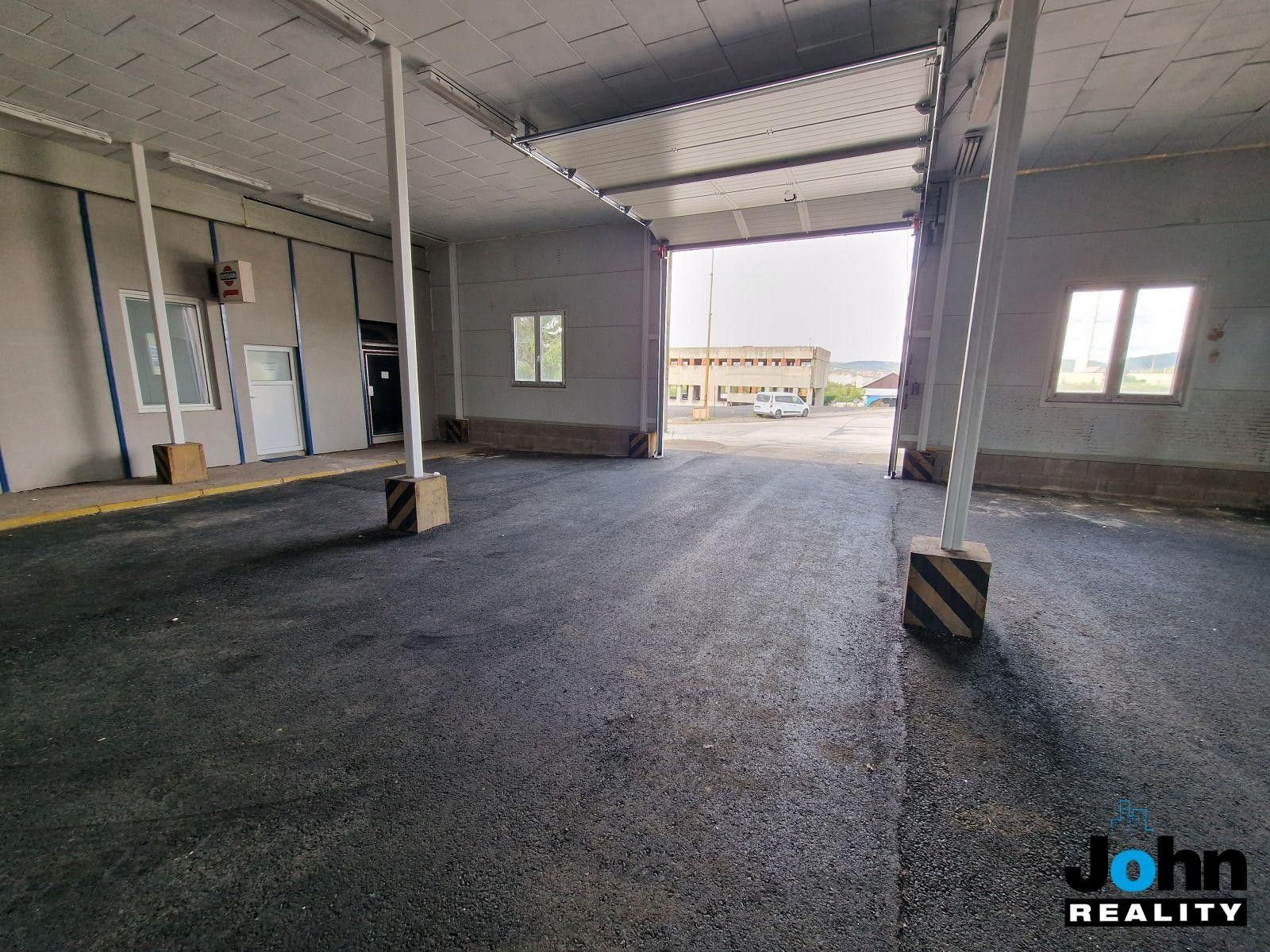 Pronájem komerčního prostoru 300 m² - foto 5