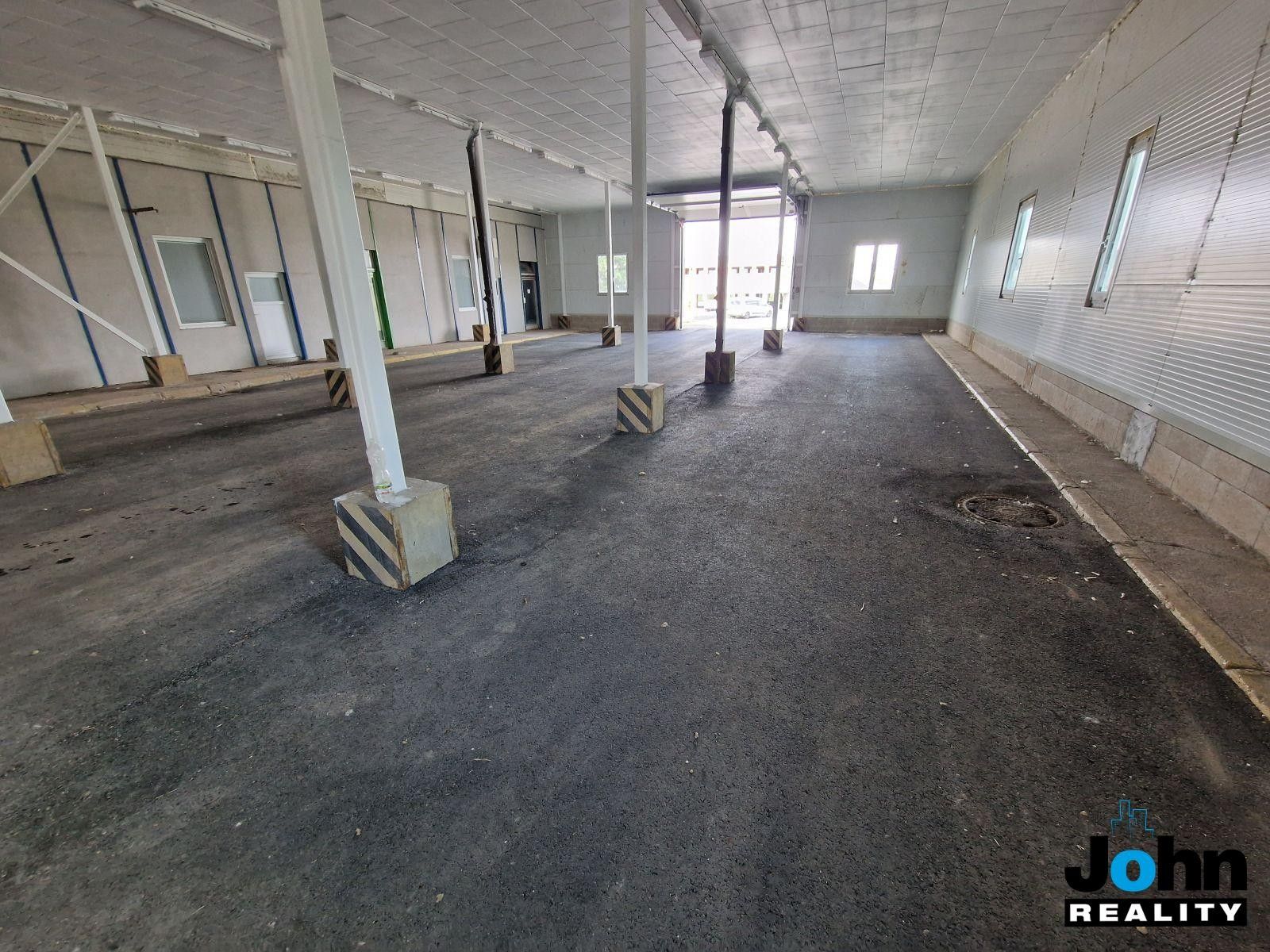 Pronájem komerčního prostoru 300 m² - foto 7