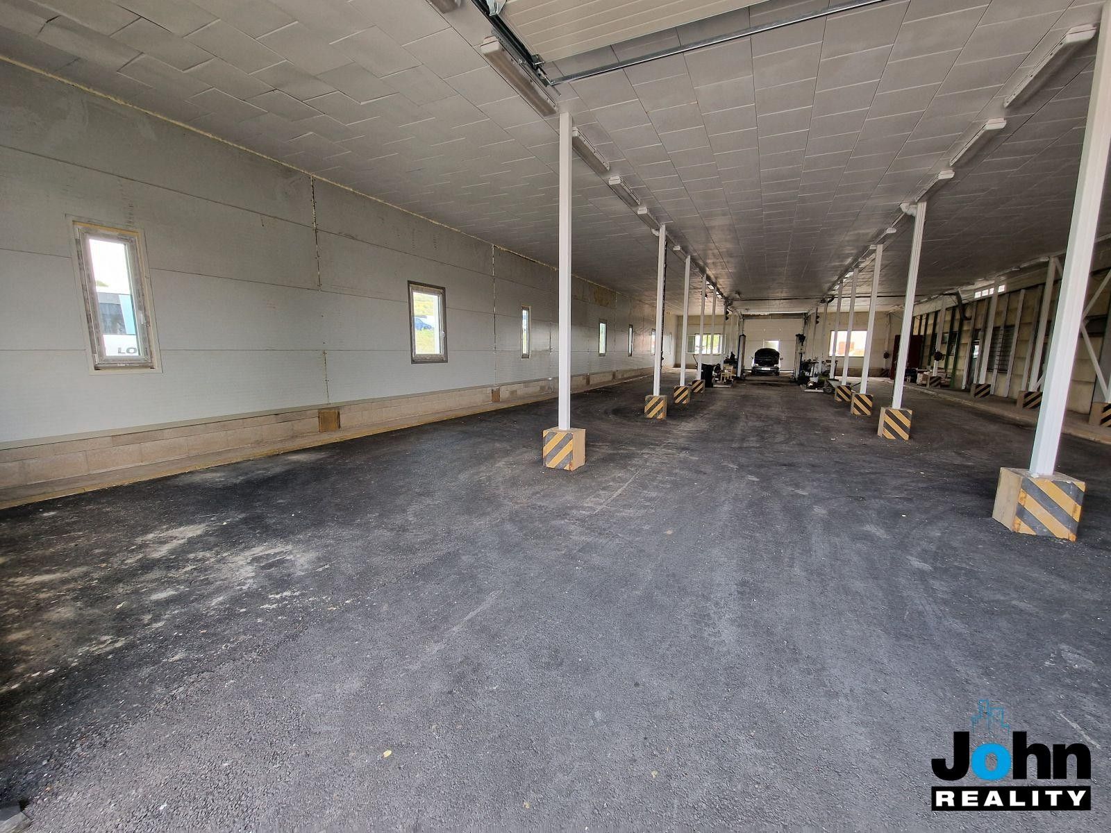 Pronájem komerčního prostoru 300 m² - foto 8