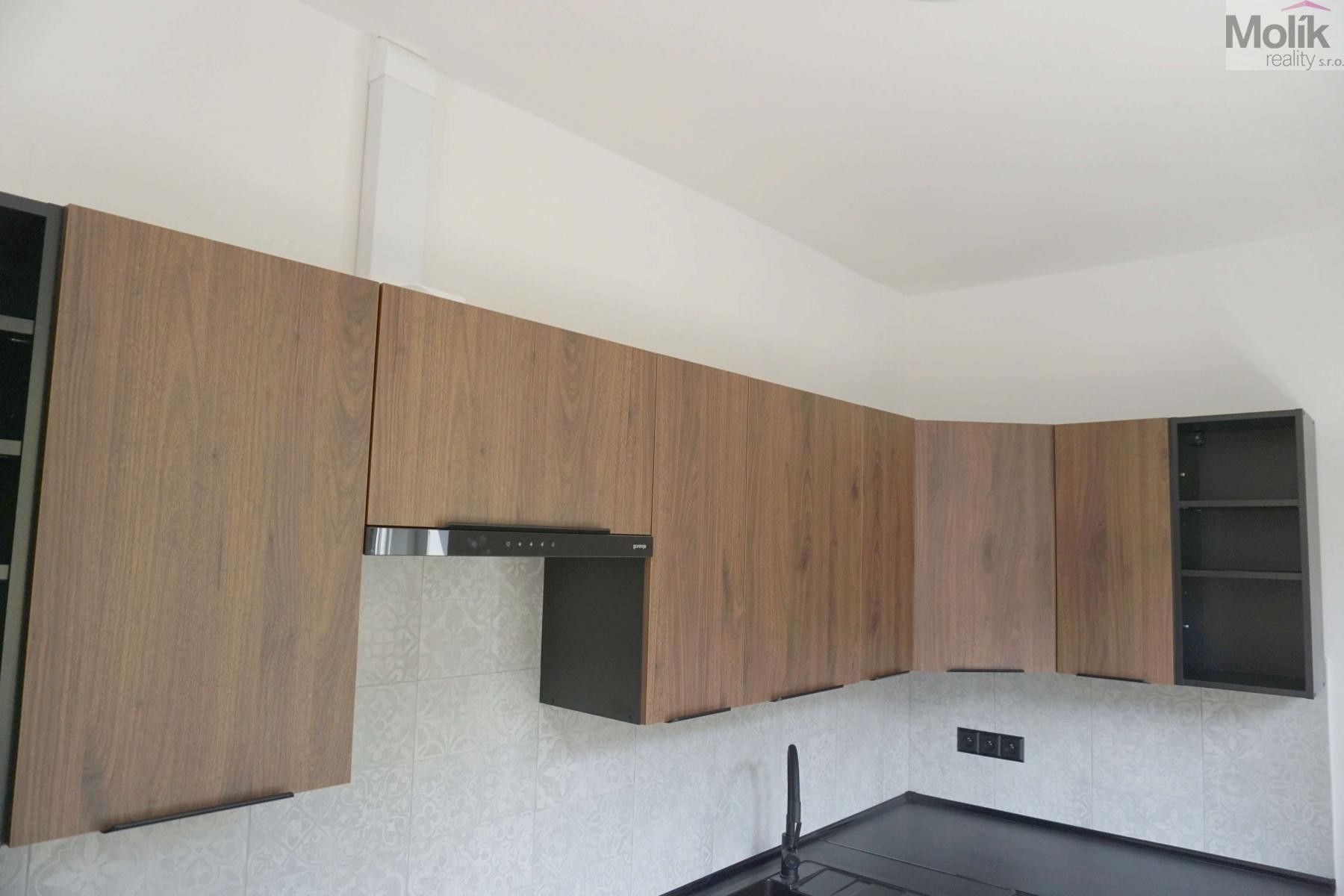 Pronájem bytu 2+1 52 m² - foto 3