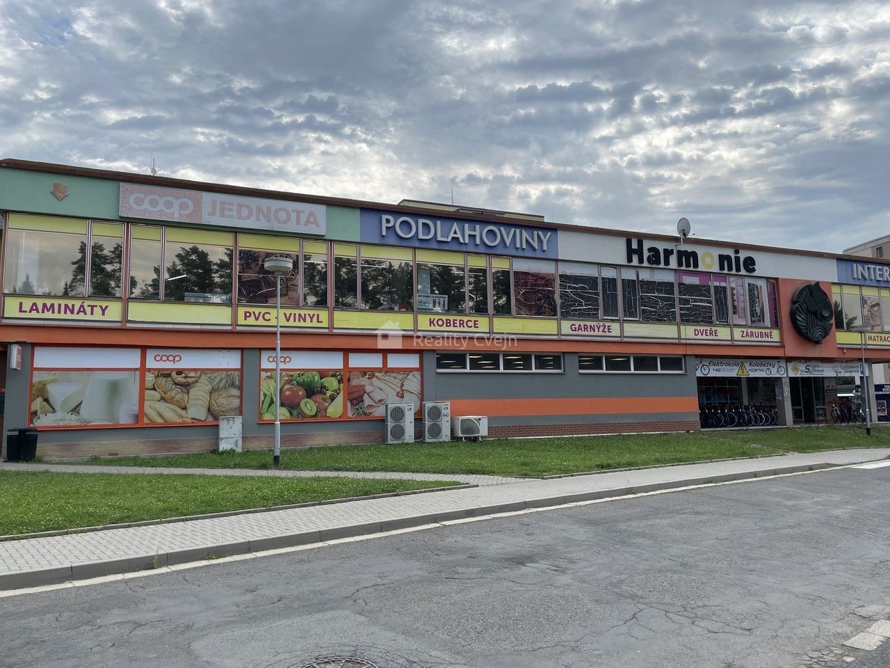Prodej nemovitosti 1057 m² - foto 3