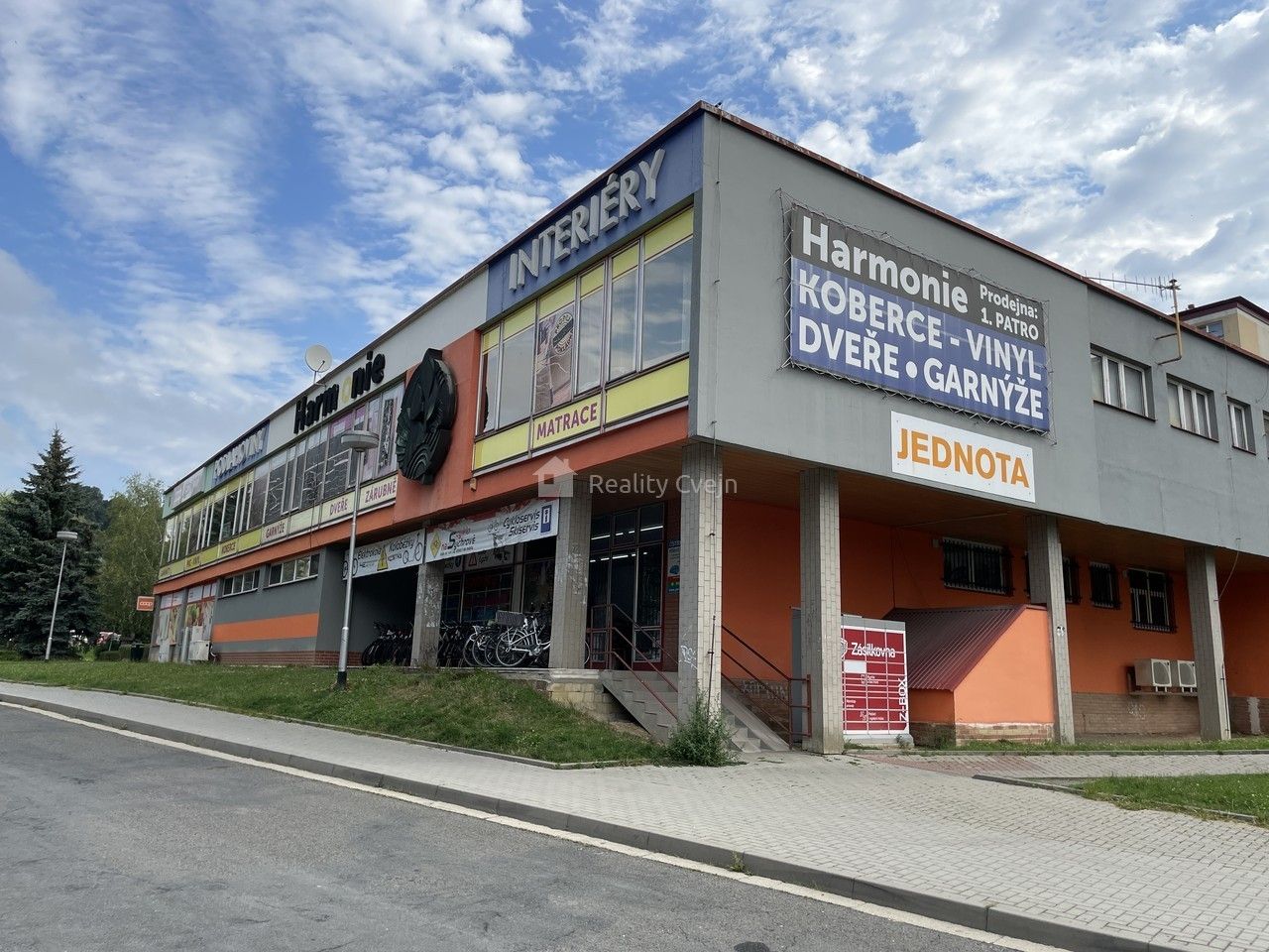 Prodej nemovitosti 1057 m² - foto 2