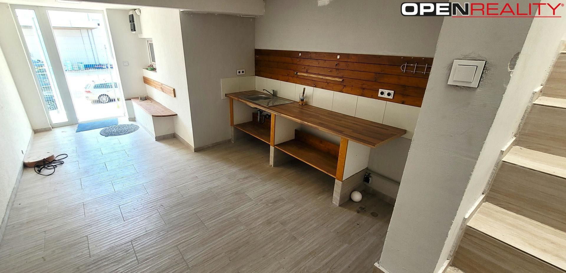 Pronájem komerčního prostoru 277 m² - foto 4