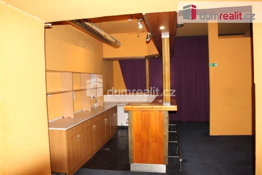 Pronájem komerčního prostoru 145 m² - foto 8