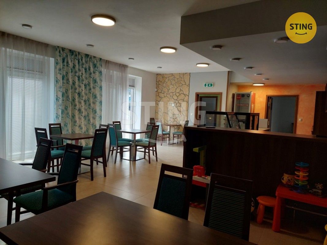 Pronájem komerčního prostoru 108 m² - foto 10
