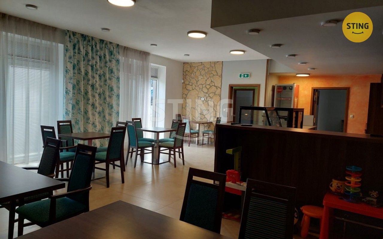 Pronájem komerčního prostoru 108 m² - foto 9