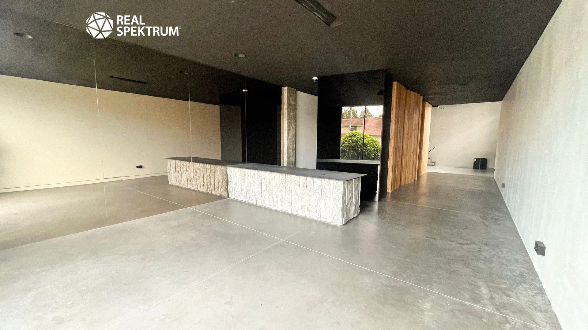 Pronájem komerčního prostoru 140 m² - foto 3