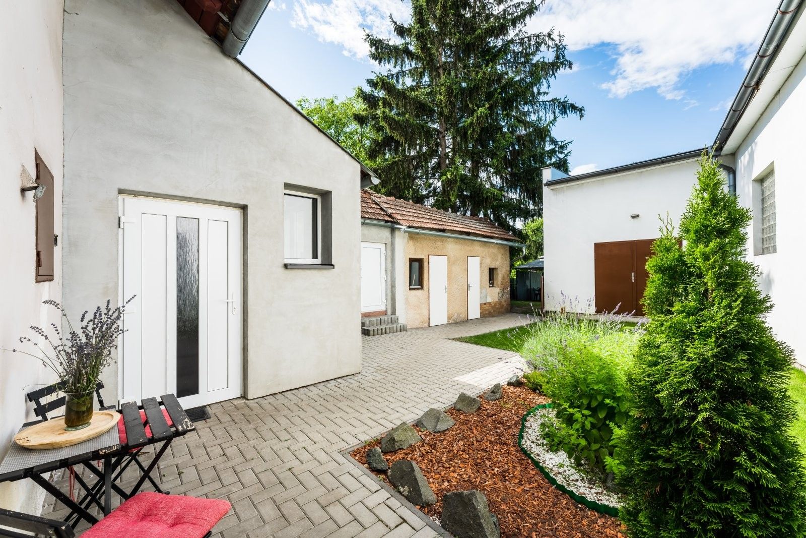 Prodej domu 105 m² - foto 2