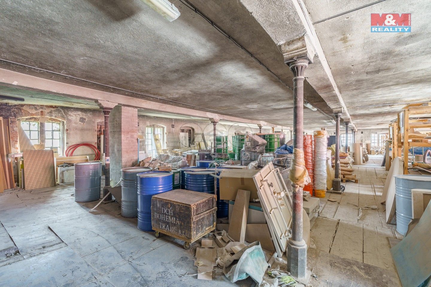 Prodej komerčního prostoru 2100 m² - foto 28