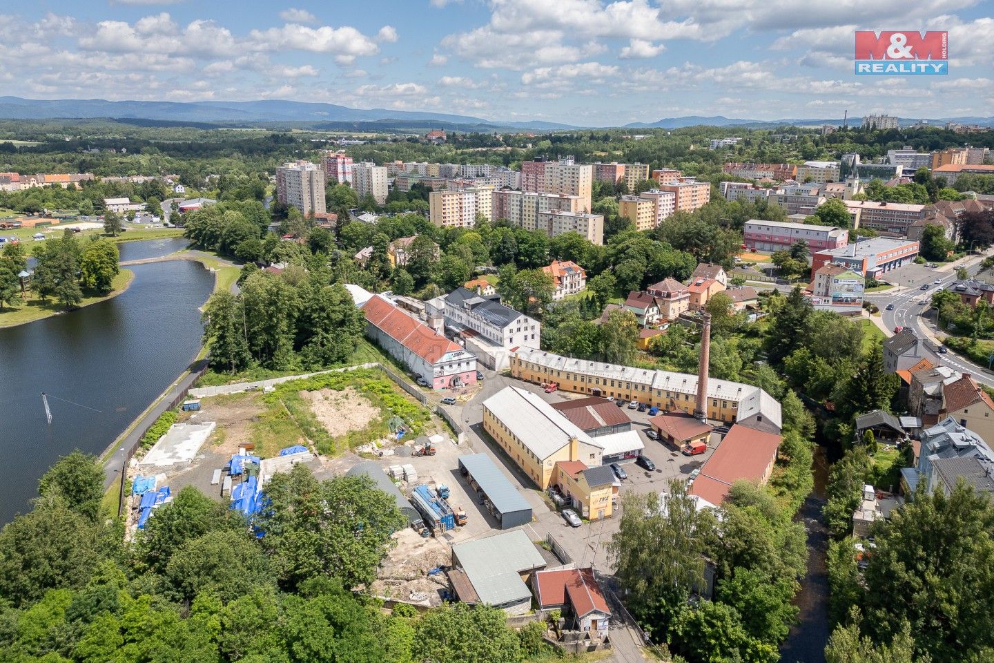 Prodej komerčního prostoru 2100 m² - foto 40