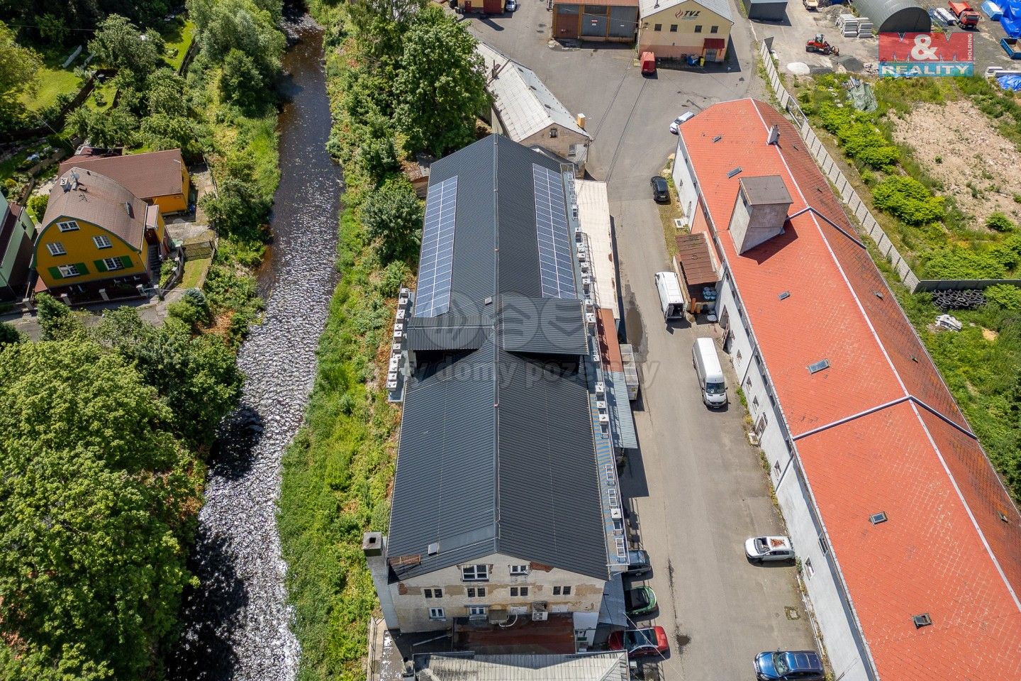 Prodej komerčního prostoru 2100 m² - foto 38