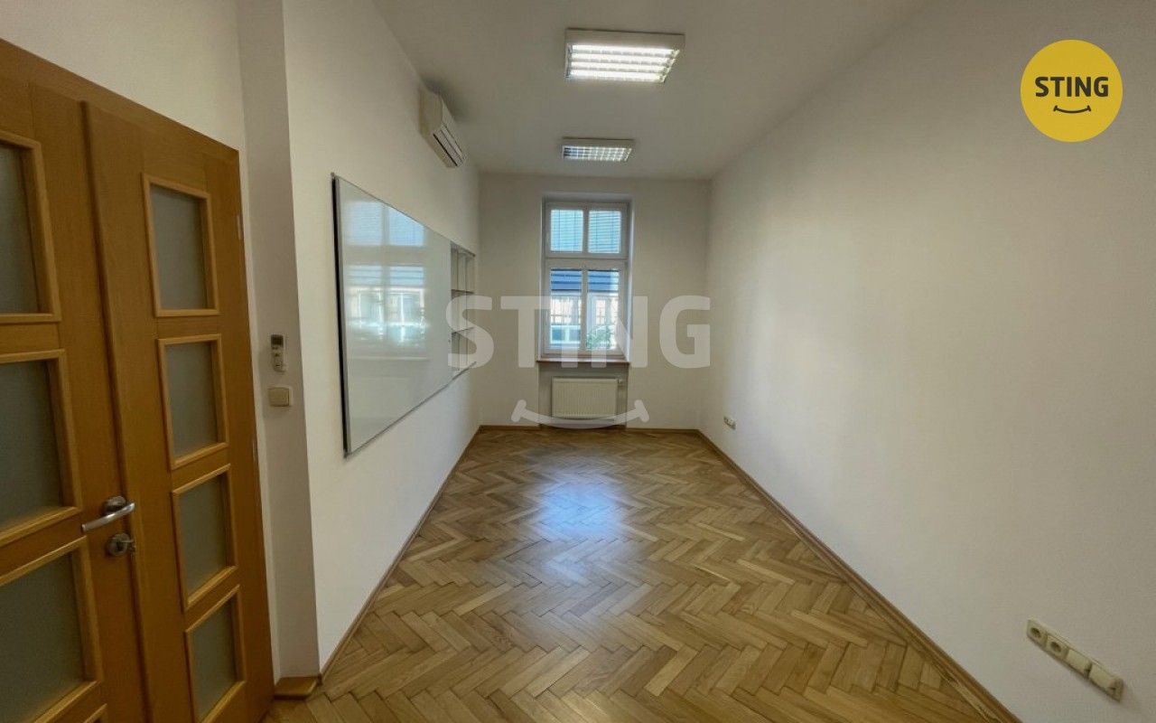 Pronájem komerčního prostoru 108 m² - foto 1