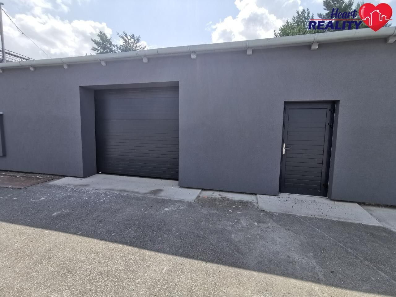 Pronájem komerčního prostoru 61 m² - foto 1