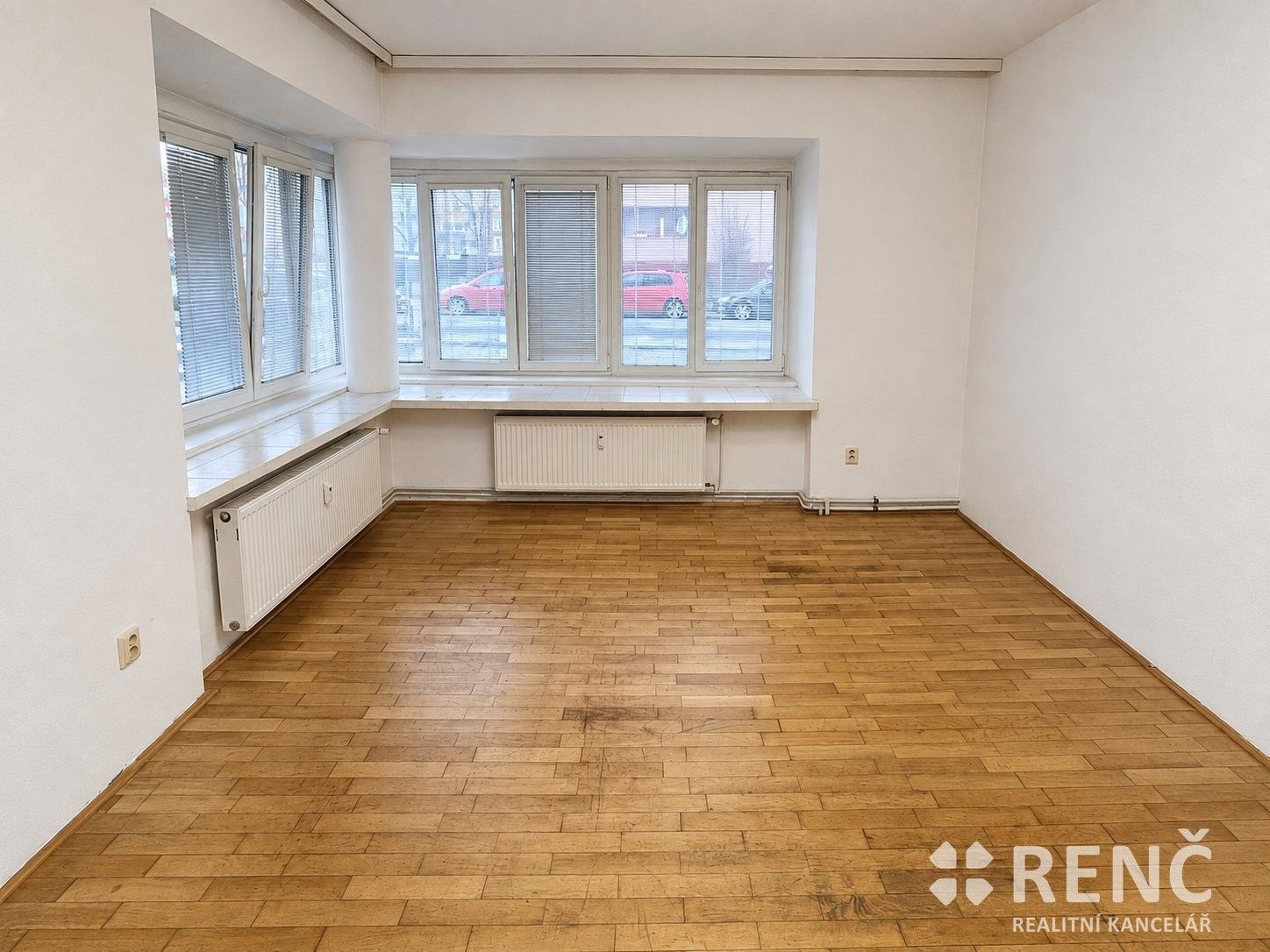 Pronájem bytu 2+kk 52 m² - foto 2