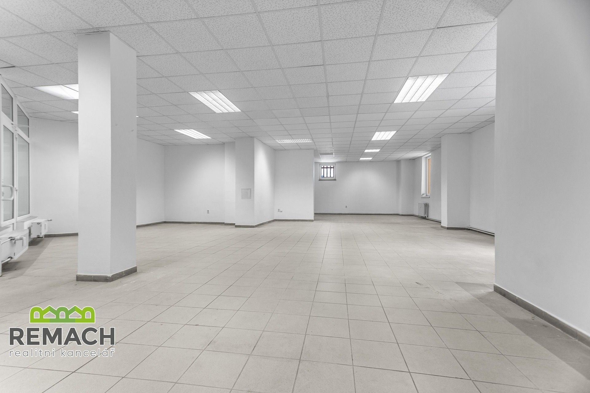 Pronájem komerčního prostoru 113 m² - foto 2