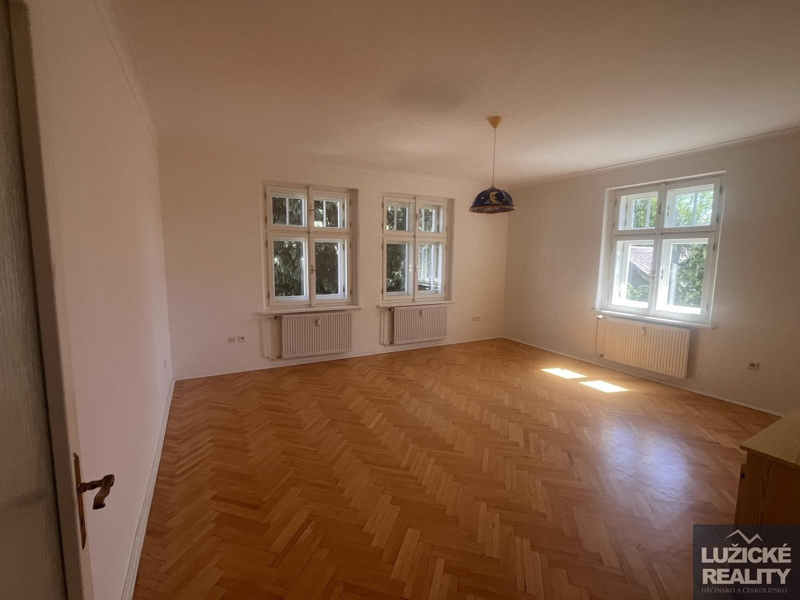 Pronájem bytu 2+1 79 m² - foto 4