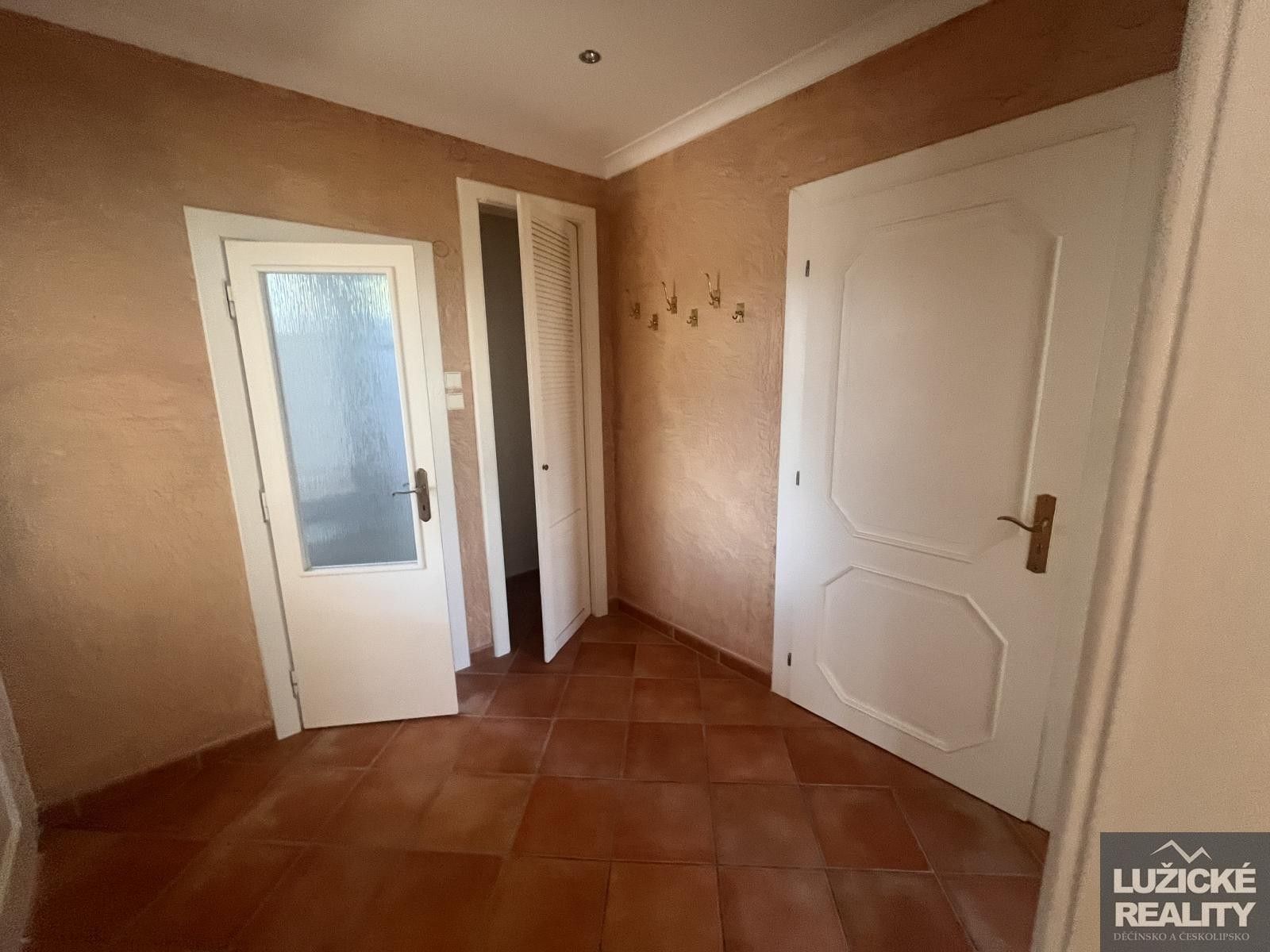 Pronájem bytu 2+1 79 m² - foto 5