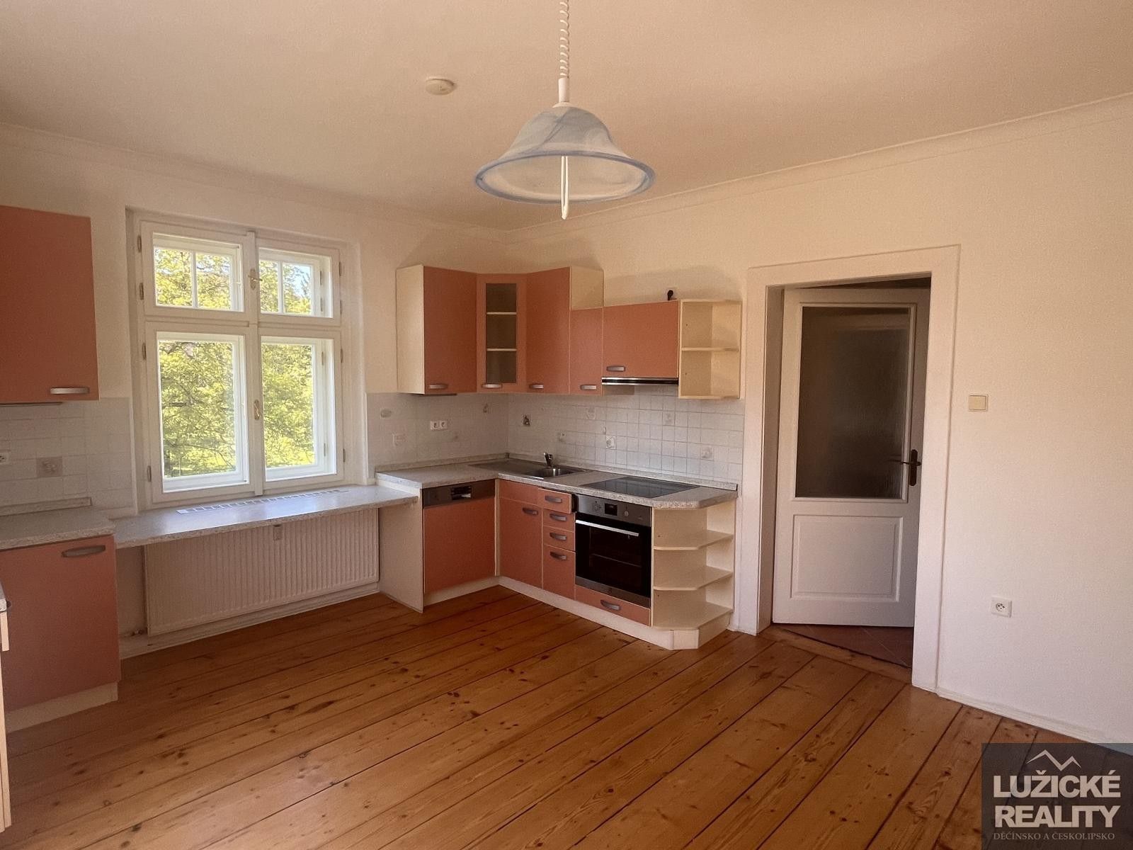 Pronájem bytu 2+1 79 m² - foto 10
