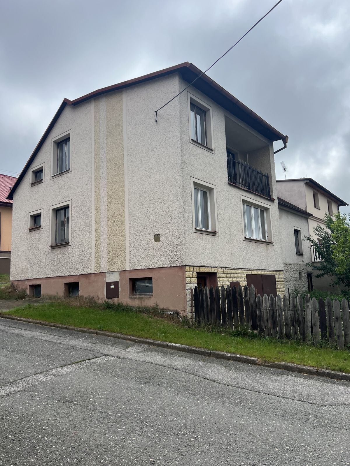 Prodej domu 200 m² - foto 1